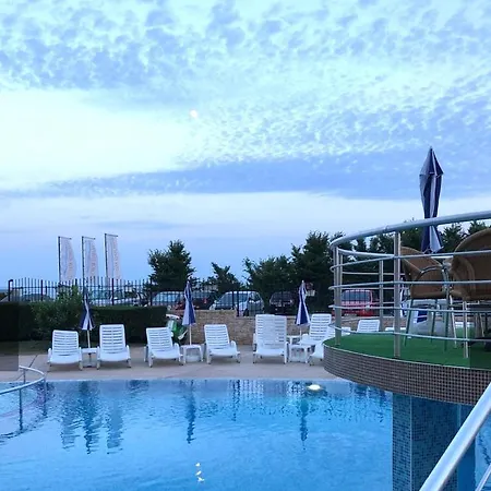 Crows Nest Апартамент